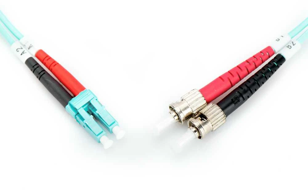 „Digitus DIGITUS“ šviesolaidinis kabelis, 2 x ST – LC dvipusis, OM3, 3,0 m, 2 x ST kištukas – 2 x LC kištukas, daugiamodis, „DupelxCable“ (DK-2531-03 / 3)