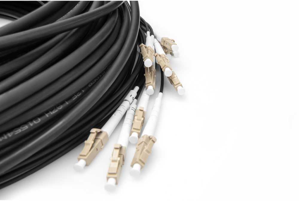 Digitus DIGITUS LWL Patchkabel LC->UPC 30m Vorkonfektioniert OM4 12