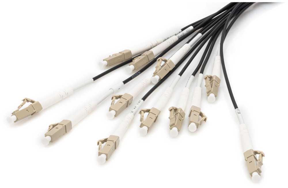 Digitus DIGITUS LWL Patchkabel LC->UPC 30m Vorkonfektioniert OM4 12