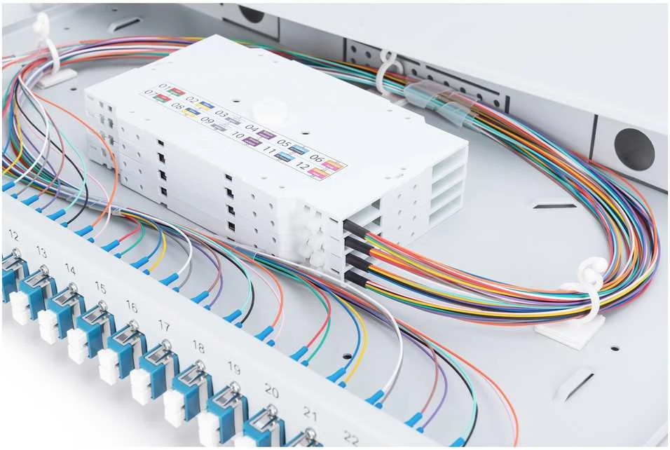 Digitus DN-96332-4 komutacinės spintos priedas Laidų tvarkymo skydas
