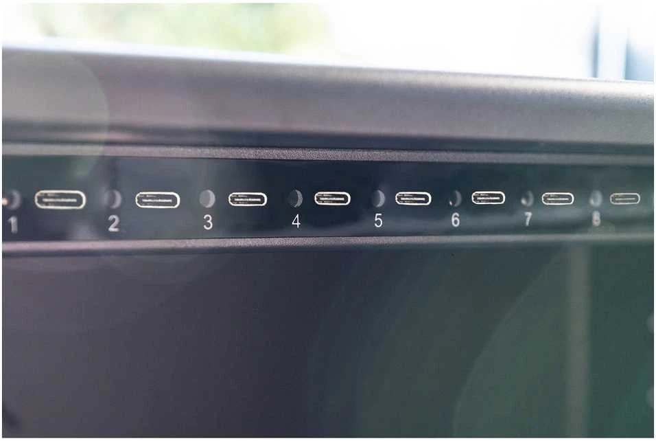 Digitus Skaitmenas | DN-45007 įkrovimo vežimėlis, skirtas 16 nešiojamųjų kompiuterių / planšetinių kompiuterių iki 14 colių, USB-C