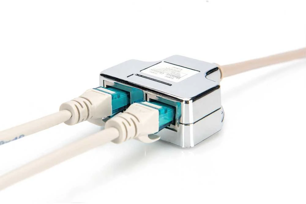 Assmann Electronic Assmann elektroninis ASSMANN T adapteris RJ45 CAT5e 19cm 1xRJ45 M iki 2xRJ45 F masinis