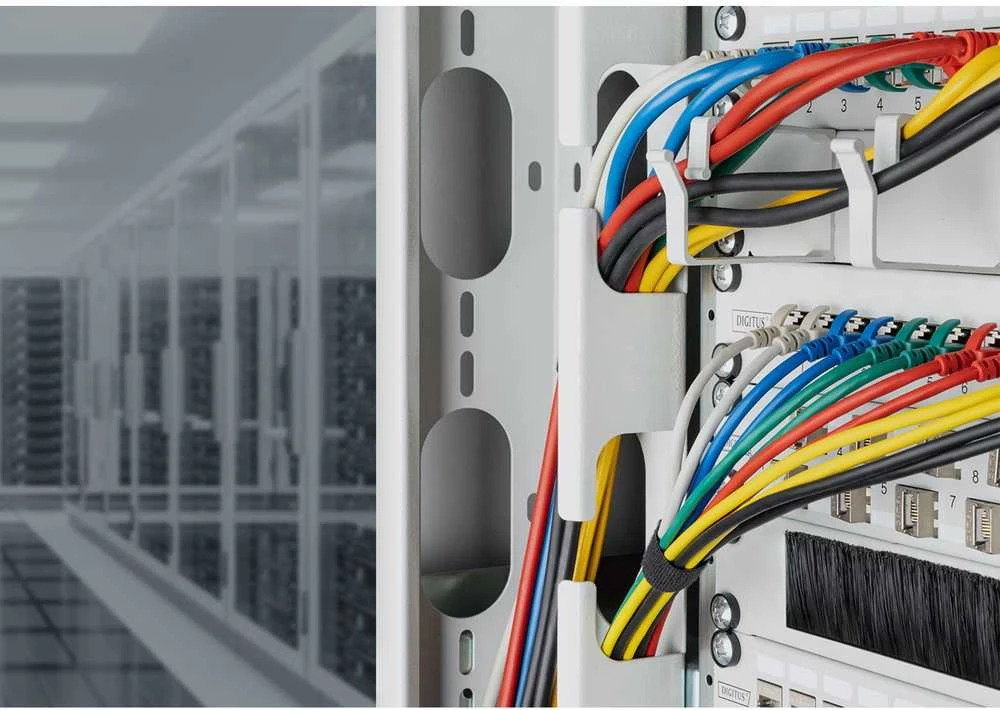 Digitus CAT 6A klasa Ea, F/FTP, skrętka patch, Cu, LSZH, AWG 32/7, ilgis: 1 m, juoda