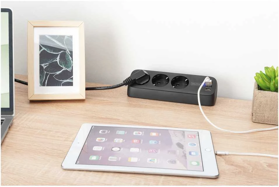 „Digitus“ 3 krypčių biuro lizdų juosta su 2 USB-A ir 1 USB-C jungtimis | DA-70625