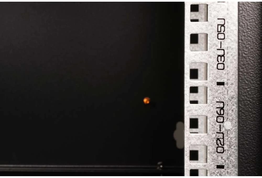Digitus | Prie sienos tvirtinama spintelė | DN-19 07-U-SW | IP apsaugos klasė: IP20; Priekinės durys: Stiklinės durys, vienos pusės atidaromos; Spintelės tipas: Prie sienos tvirtinama spintelė; Įrangos montavimo gylis min.-maks.: 305-370 mm; Keliamoji galia: 100 kg; Matmenys 420 x 600 x 450 mm, | Juodas