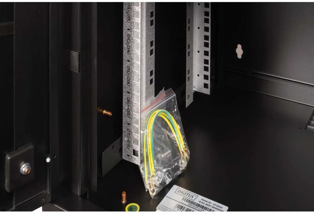 Digitus | Prie sienos tvirtinama spintelė | DN-19 07-U-SW | IP apsaugos klasė: IP20; Priekinės durys: Stiklinės durys, vienos pusės atidaromos; Spintelės tipas: Prie sienos tvirtinama spintelė; Įrangos montavimo gylis min.-maks.: 305-370 mm; Keliamoji galia: 100 kg; Matmenys 420 x 600 x 450 mm, | Juodas