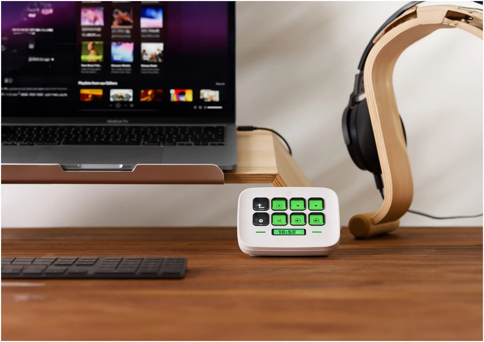 Elgato Stream Deck Neo | Baltas