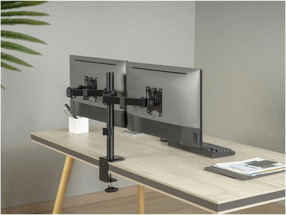 Equip 650157 monitoriaus laikiklis arba stovas 81,3 cm (32″) Stalas Juoda