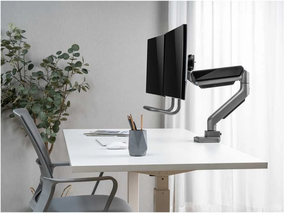 Equip 650161 monitoriaus laikiklis arba stovas 81,3 cm (32″) Stalas Juoda
