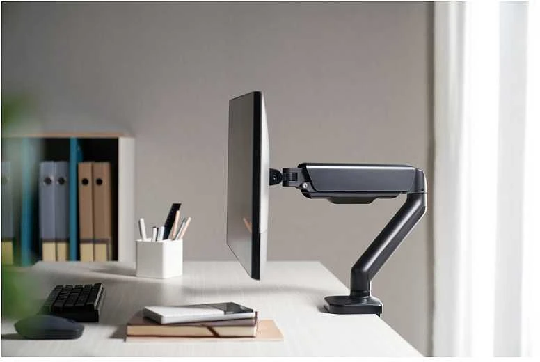 Equip 650120 monitoriaus laikiklis arba stovas 81,3 cm (32″) Stalas Juoda