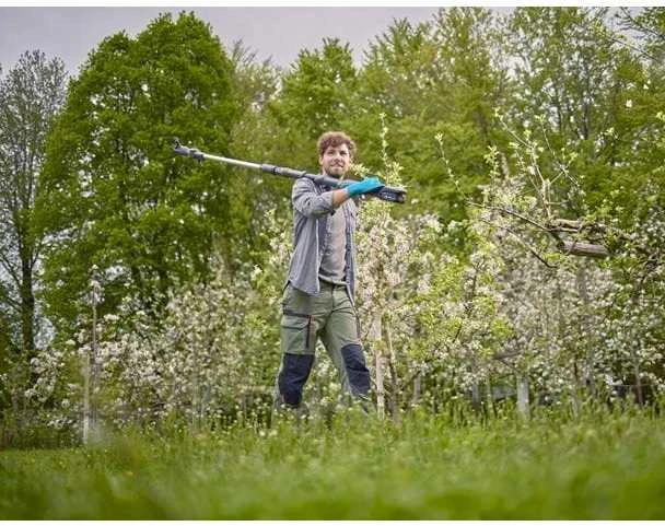 Gardena Akumuliatorinės teleskopinės genėjimo žirklės HighCut 360/18V P4A solo