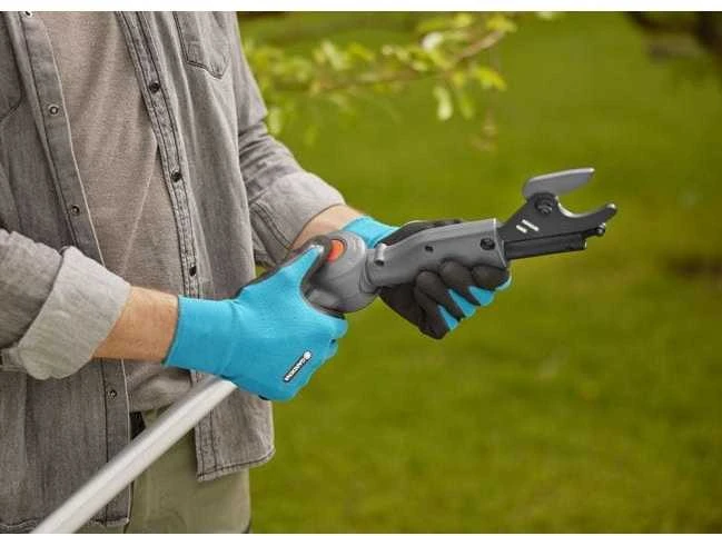 Gardena Akumuliatorinės teleskopinės genėjimo žirklės HighCut 250/18V P4A solo