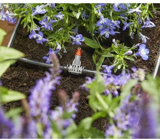 Gardena Pilnai automatizuota gėlių lovelių laistymo sistema