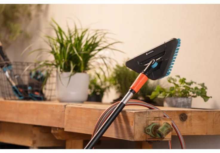 Gardena "Cleansystem" rankena S, prijungiama prie vandens tiekimo, didesniems plotams plauti