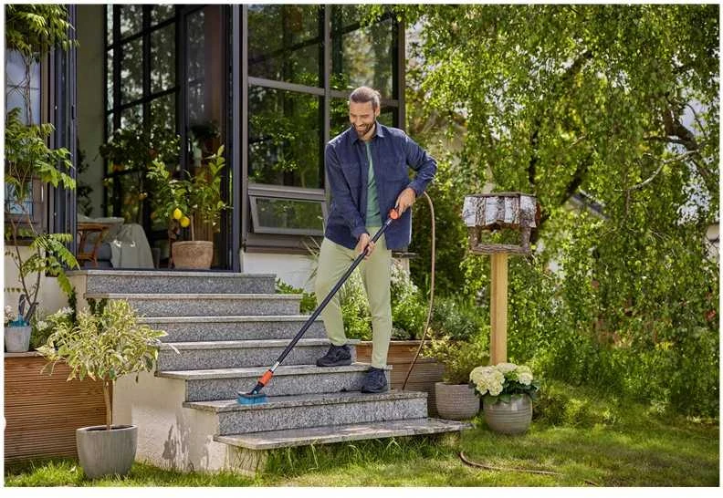 Gardena "Cleansystem" plovimo šepetys "Hard Flex" didesniems, atspariems subraižymui paviršiams