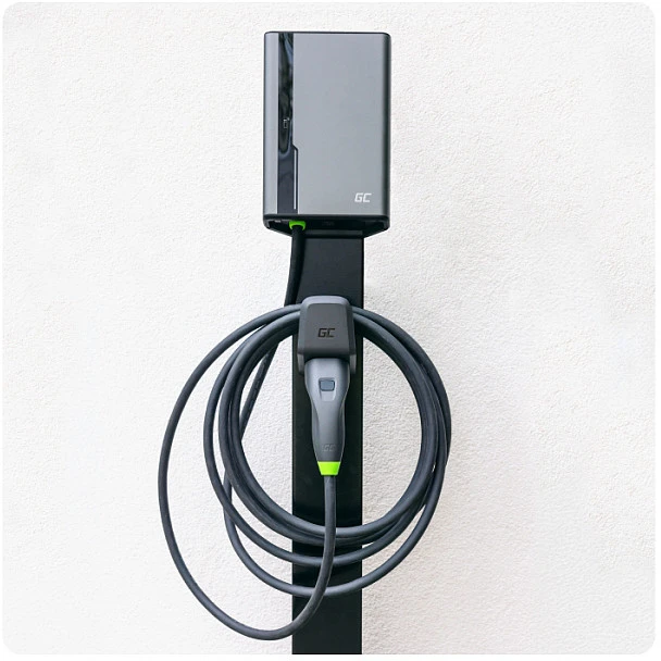 Green Cell „Žalias Cell“ sieninė įkrovimo dėžutė Žalias „Cell HabuDen“ 22 kW 32 A - 5 m laidas su NFC