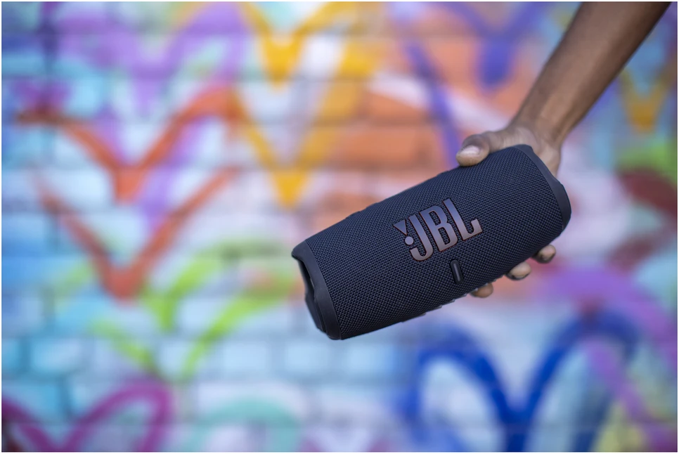 JBL Charge 5 nešiojama kolonėlė, Balta