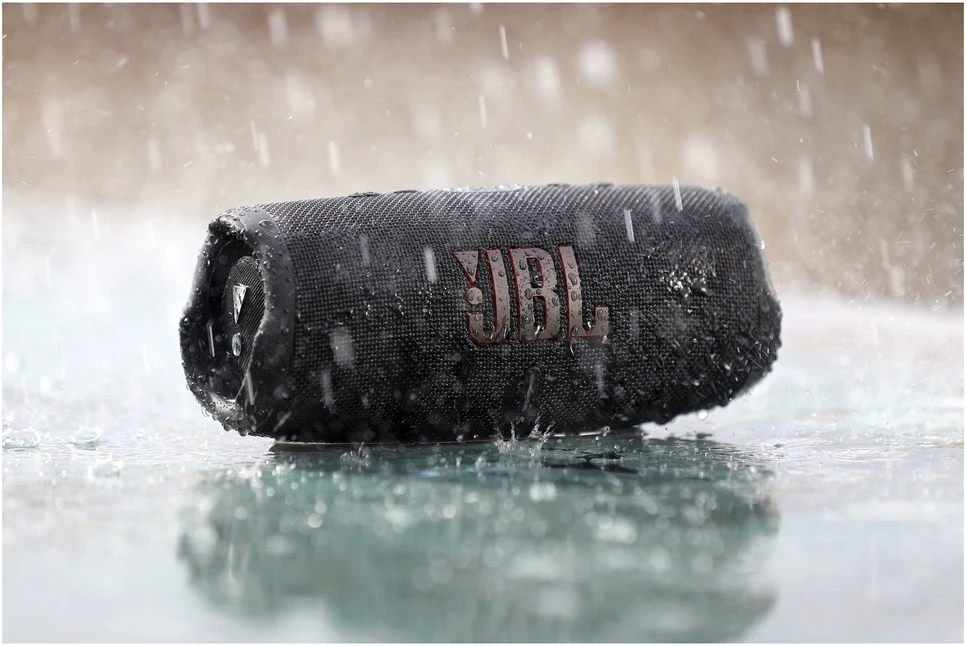 JBL Charge 5 nešiojama kolonėlė, Balta