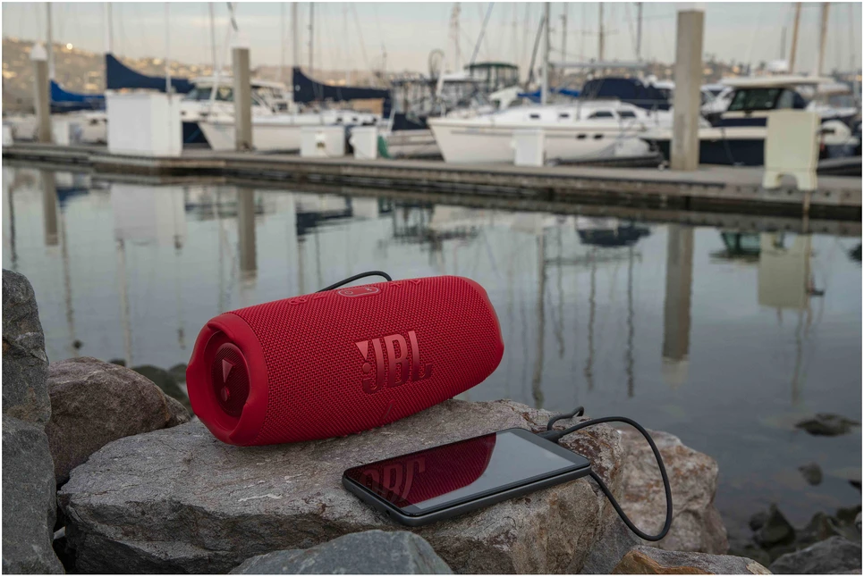 JBL Charge 5 nešiojama kolonėlė, Balta