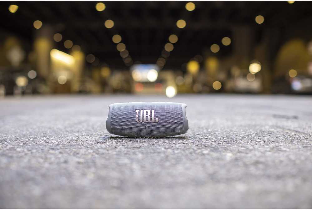 JBL Charge 5 nešiojama kolonėlė, Sąmanų spalvos