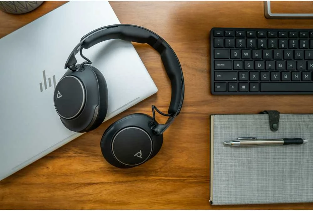Hewlett Packard (HP) HP Poly Voyager Surround 80 UC Microsoft Teams sertifikuotas USB-C Ausinės +USB-C/A adapteris
