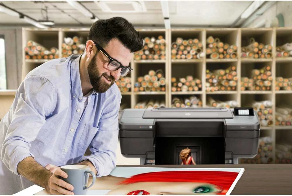 Hewlett Packard (HP) HP Designjet 44 colių spausdintuvas PostScript Z9+dr su okracznik V-Trimmer