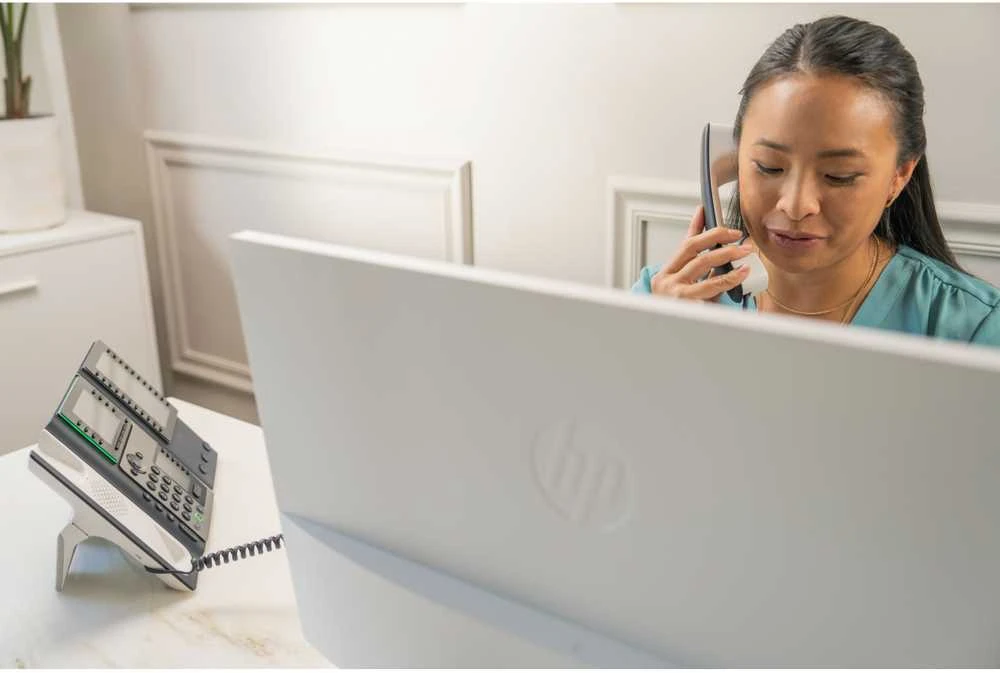 HP „Poly Edge E450“ IP telefonas su „PoE“ palaikymu
