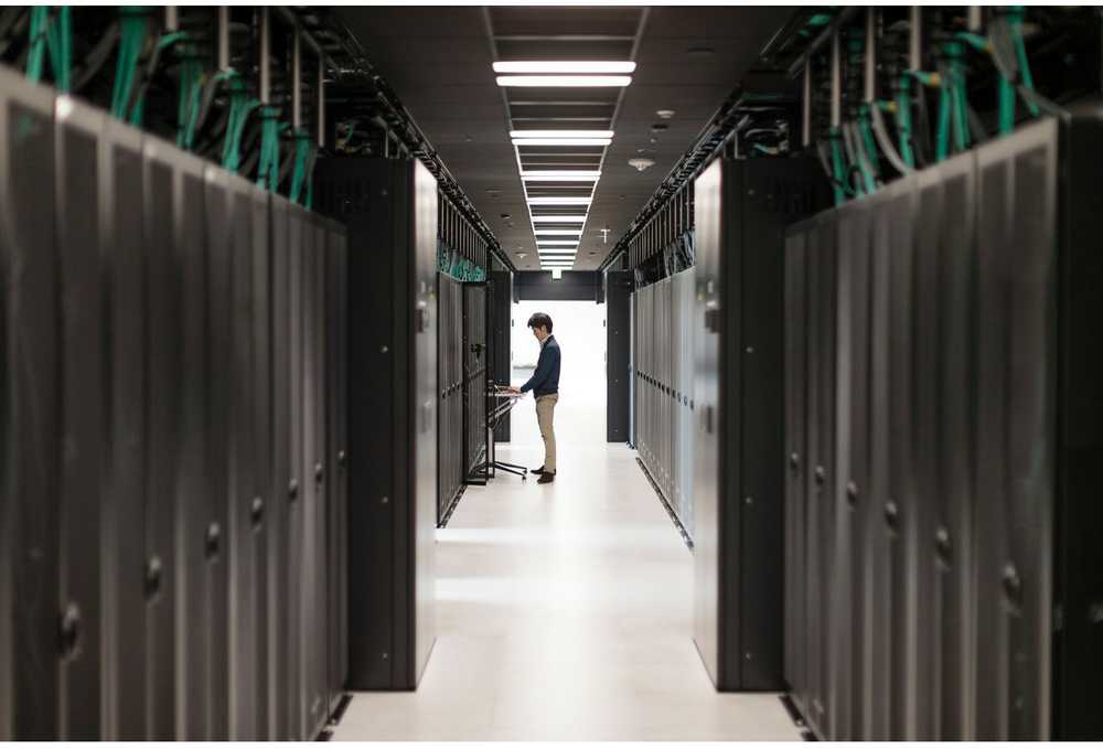 Šakotuvas Hewlett Packard (HP) ARUBA 6200M 24G CL4 POE-STOCK - .