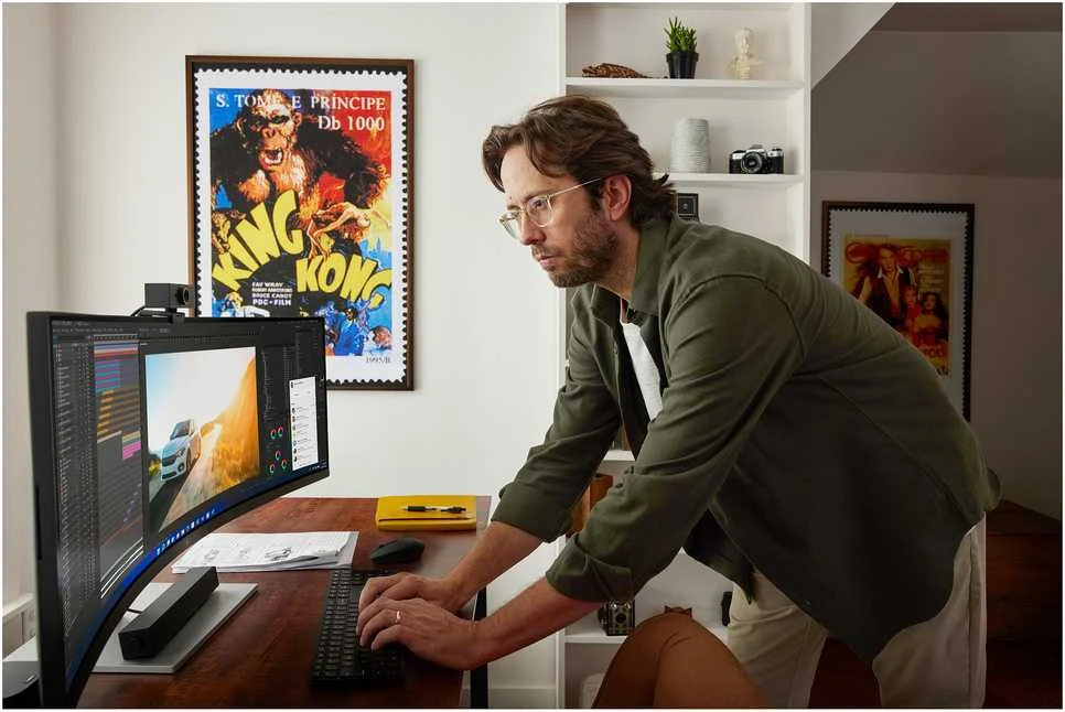 Pelė Hewlett Packard (HP) Myszka HP 710 belaidė juoda