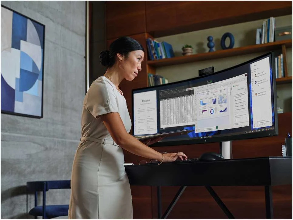 Monitorius Hewlett Packard (HP) HP LCD 549pm Conferencing 49",5120x1440,VA,400nit,4000:1,5ms,DP1.4,HDMI 2.0,4xUSB,2xUSB-C140W,cam,repro, RJ45