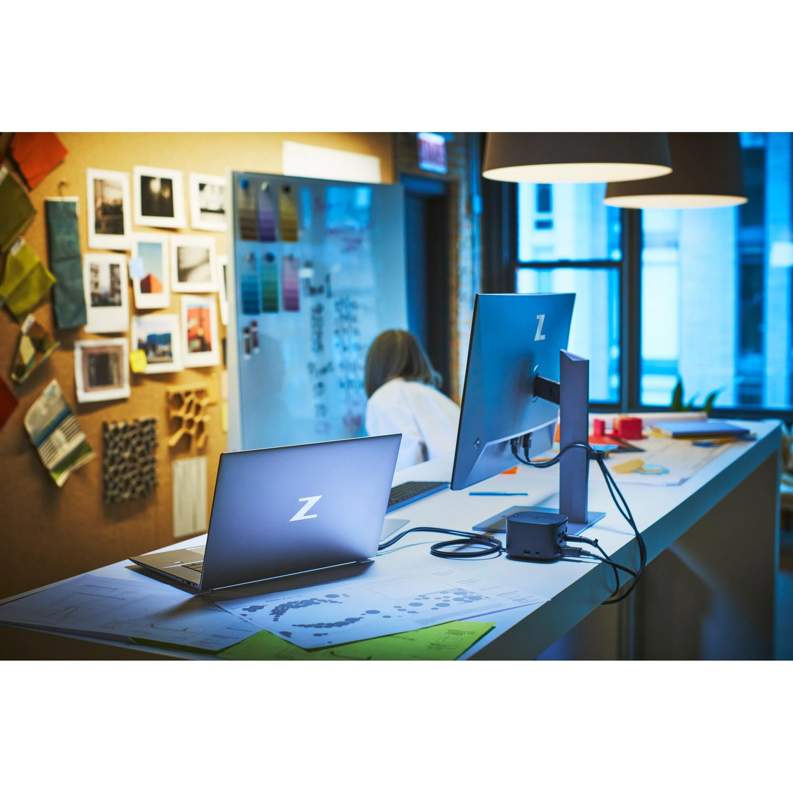 Hewlett Packard (HP) HP Thunderbolt 280W G4 dokas su kombinuotu kabeliu