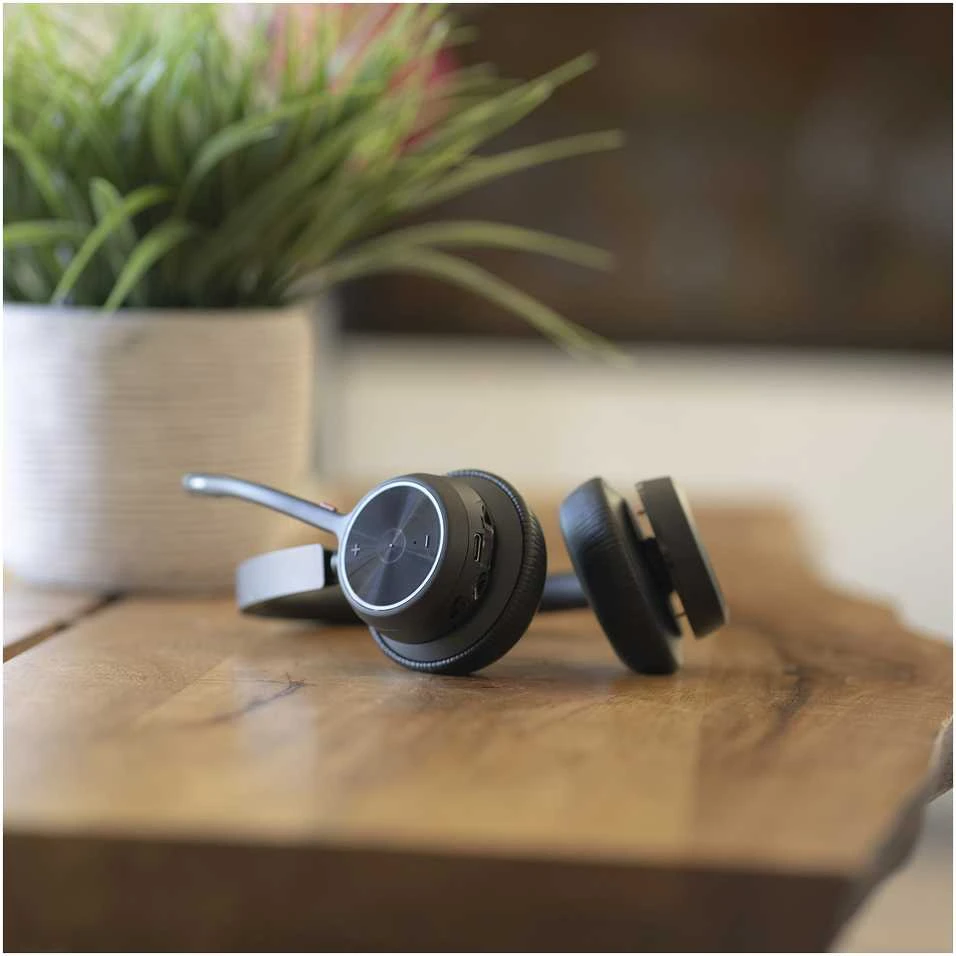Ausinės Poly „Voyager 4320-M“ + USB-A ir USB-C + BT700 (7Y211AA)