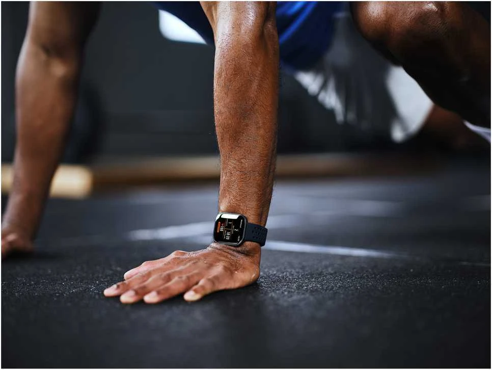 Išmanusis laikrodis Amazfit Bip 6, Juodas su juodu dirželiu