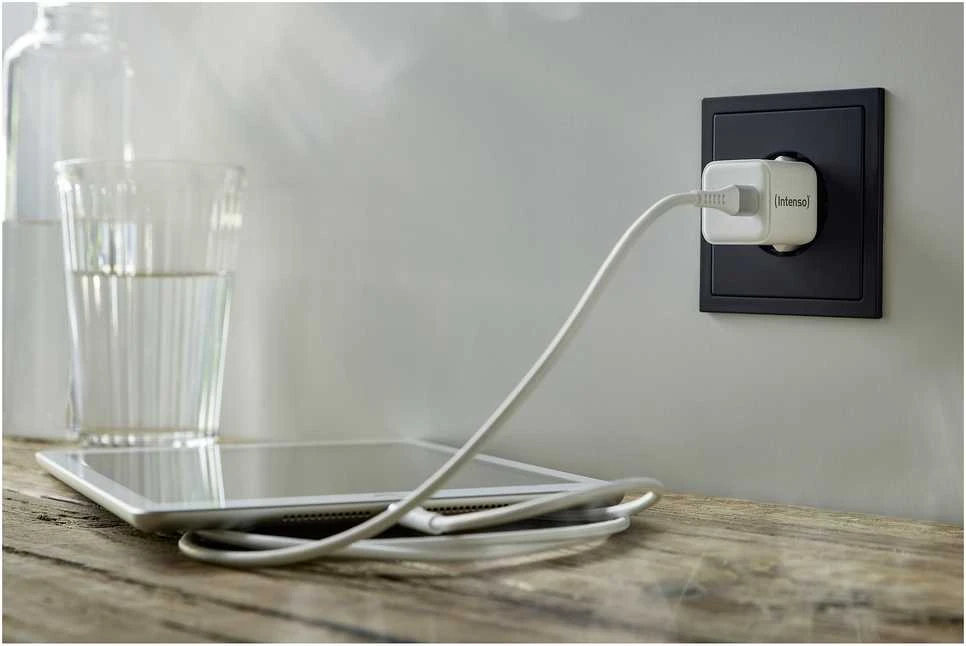 MAITINIMO ADAPTERIS USB-C GAN/7803022 INTENSO
