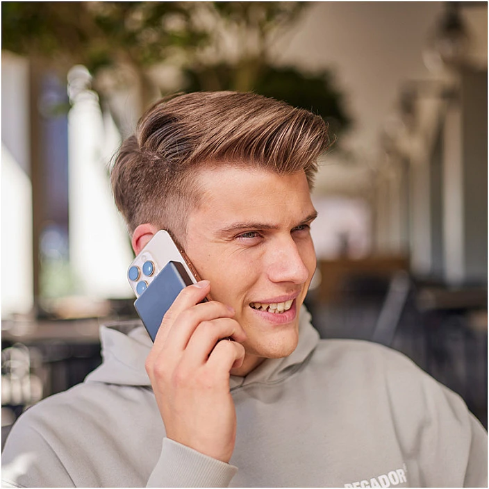 „Intenso Powerbank MW10000“ pilka 10000 mAh magnetinė belaidė baterija