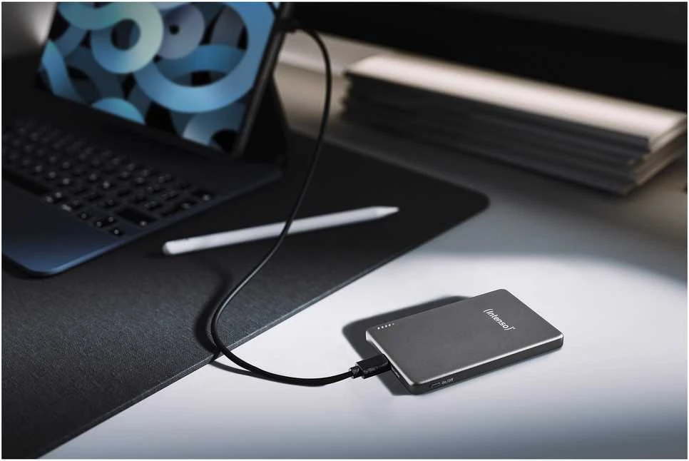 „Intenso Powerbank MW5000“ pilka 5000 mAh magnetinė belaidė baterija