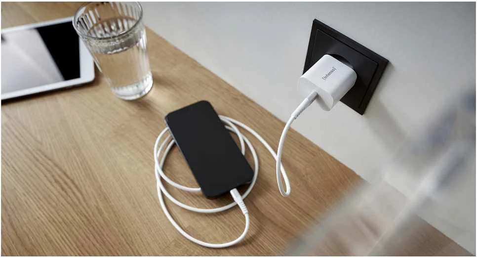 MAITINIMO ADAPTERIS USB-C/7802012 INTENSO