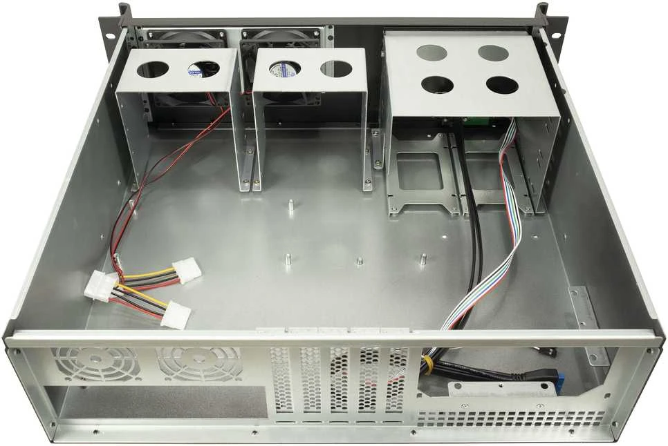 Inter-Tech IPC 3U-K-340L, Server-case - juodas, 3 Hheneinheiten