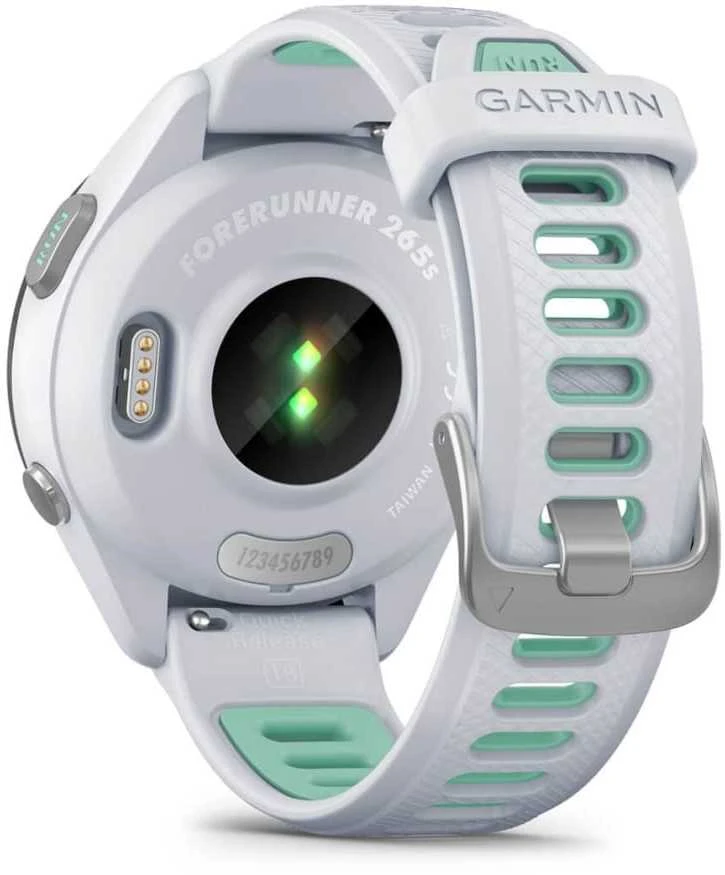 Išmanusis laikrodis Garmin Forerunner 265S. Juodas apvadas su baltojo akmens spalvos korpusu ir baltojo akmens bei žalsvos spalvos silikoniniu dirželiu