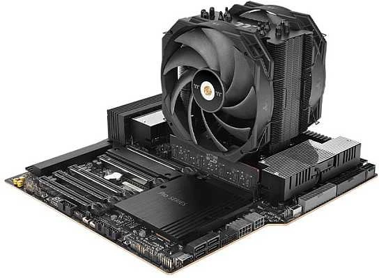 Thermaltake WAir procesoriaus aušintuvas ant pagrindinės plokštės