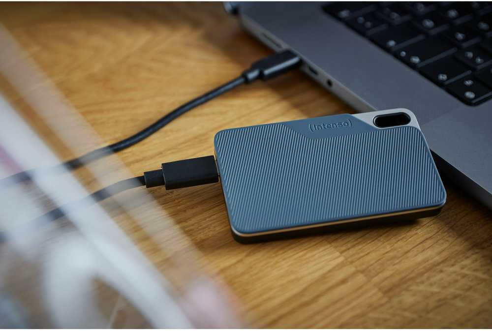 Kietasis diskas 1 TB „Intenso TX100“ nešiojamasis USB 3.2, antracito spalvos