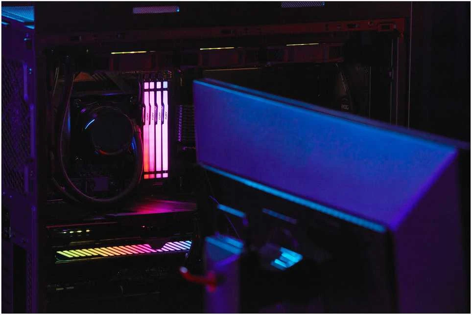 RAM „Kingston Technology FURY Beast“ 128 GB 5600 MT/s DDR5 CL36 DIMM atmintis (2 vnt. rinkinys) RGB