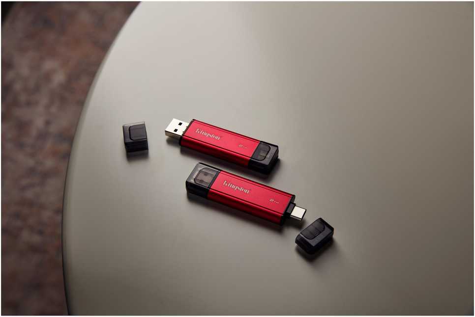 Kietasis diskas „Kingston Technology“ 2 TB nešiojamasis SSD diskas su dviem USB-A/C jungtimis, iki 1050 MB/s USB 3.2 Gen 2
