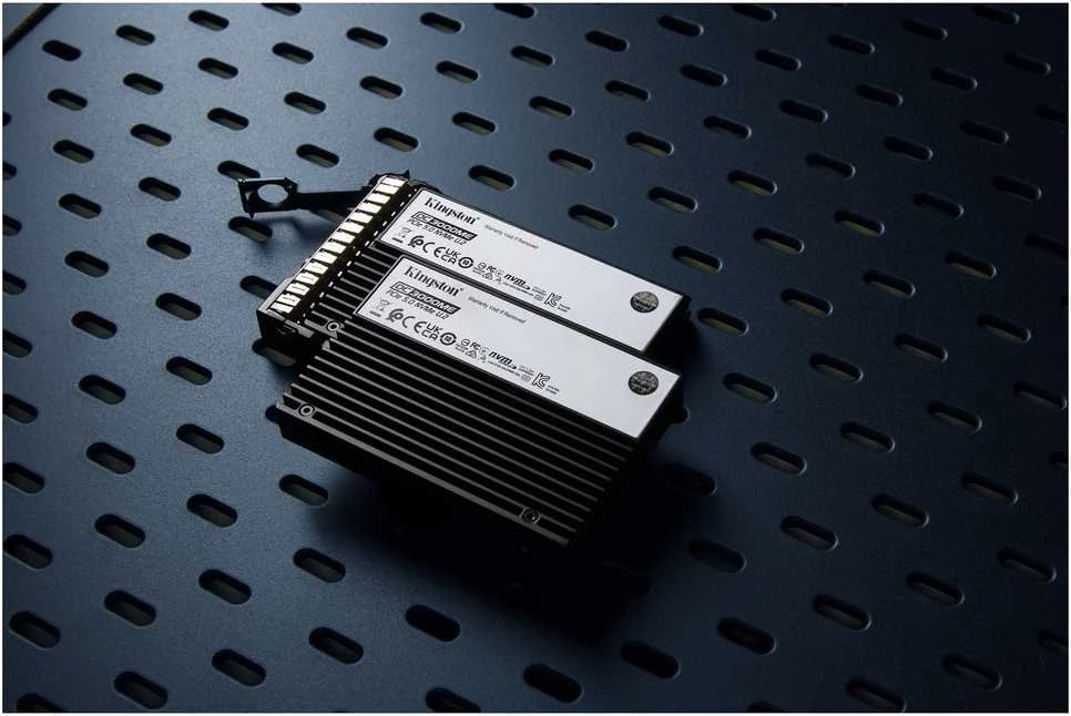 „Kingston Technology“ 7,68 TB DC3000ME U.2 PCIe 5.0 NVMe TCG Opal Enterprise SSD diskas