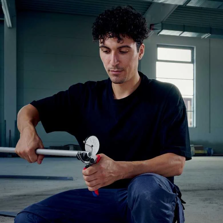 Plastikinių vamzdžių kirpimo replės KNIPEX 9025