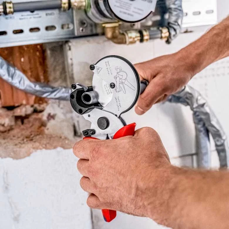 Plastikinių vamzdžių kirpimo replės KNIPEX 9025