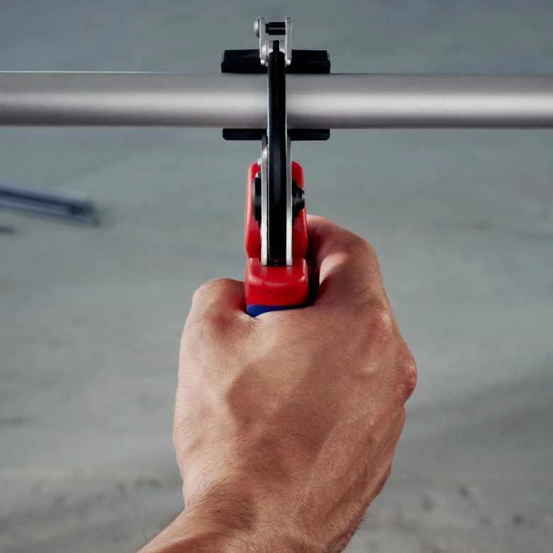 Plastikinių vamzdžių kirpimo replės KNIPEX 9025