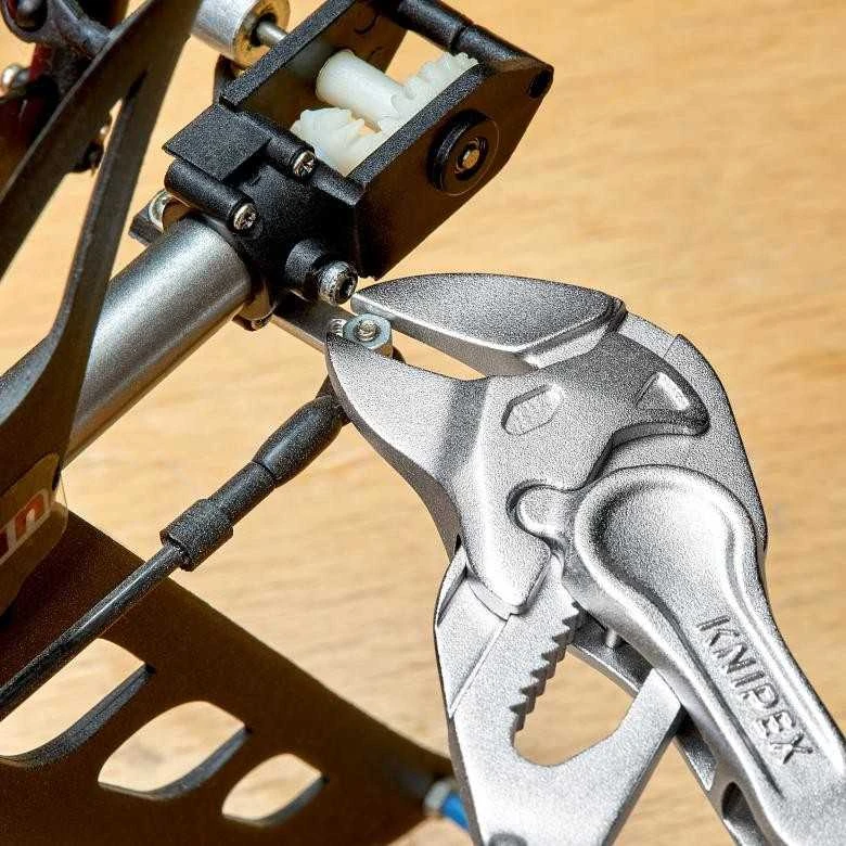 Replės-veržliaraktis KNIPEX XS