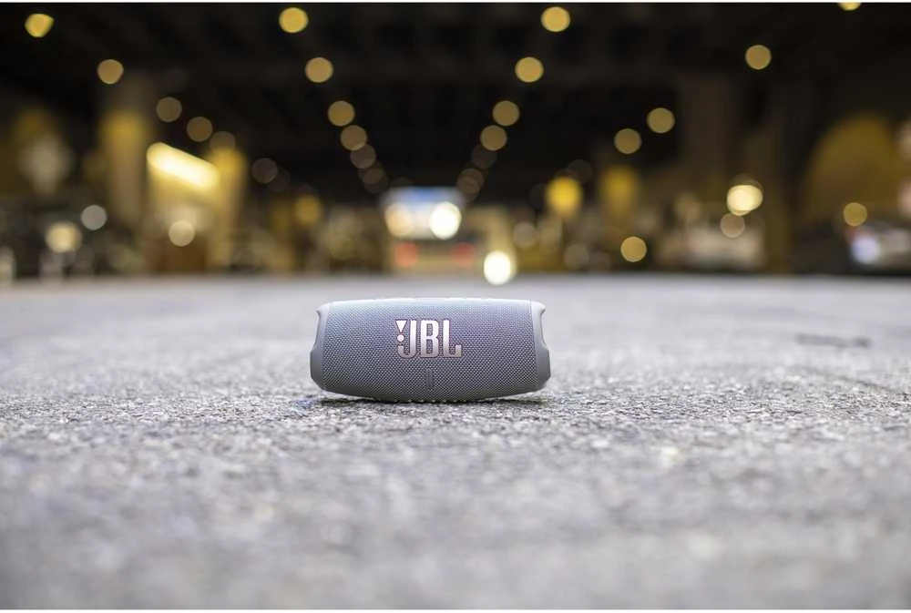 JBL Charge 5 nešiojama kolonėlė, Juoda