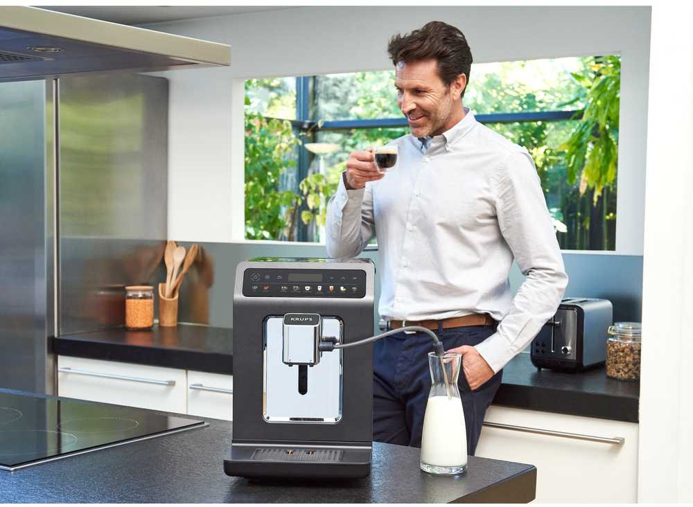 KRUPS automatinis kavos aparatas su malūnėliu, 1450 W, 2,3 l, EA895N10